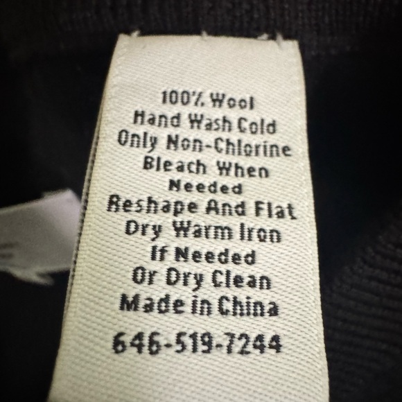 Jack Spade Black V-Neck Sweater Size Medium 100% Wool - Picture 4 of 4